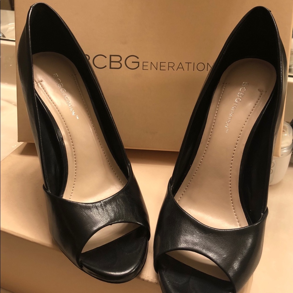 Bcbg open toe pumps